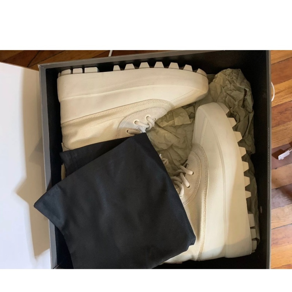 ADIDAS WOMENS YEEZY 950 BOOT USED SIZE 7.5